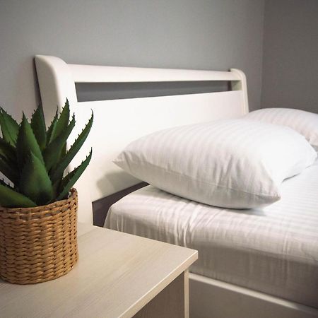Lesi 3 Studio Apartment Kiev Extérieur photo